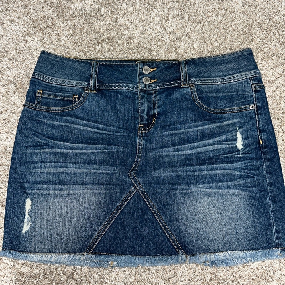 Victoria’s Secret London Jean Hipster Jean skirt, size 6